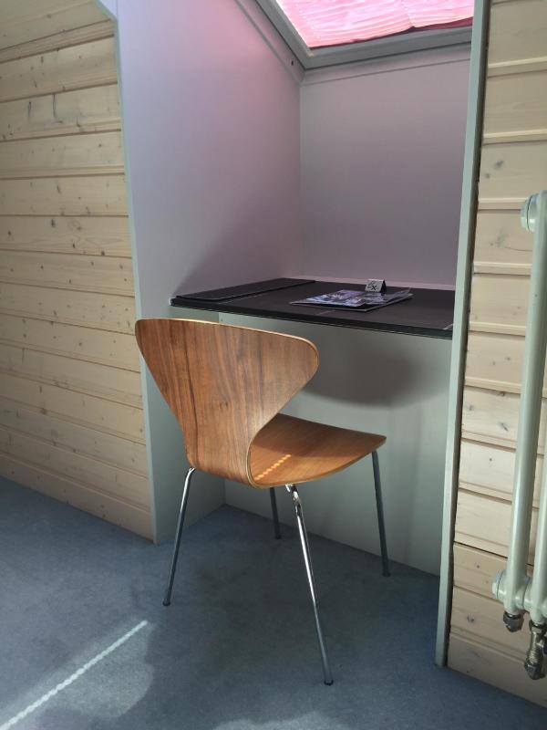 Single Room image 3
