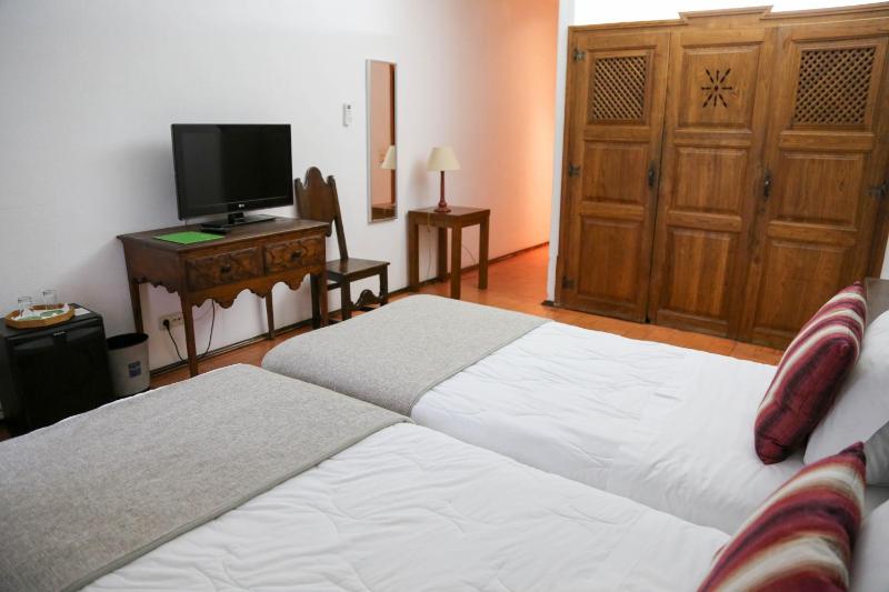 Standard Double Room with Garden View image 2