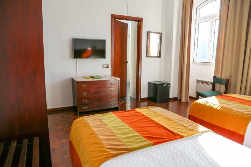 Double Room image 4
