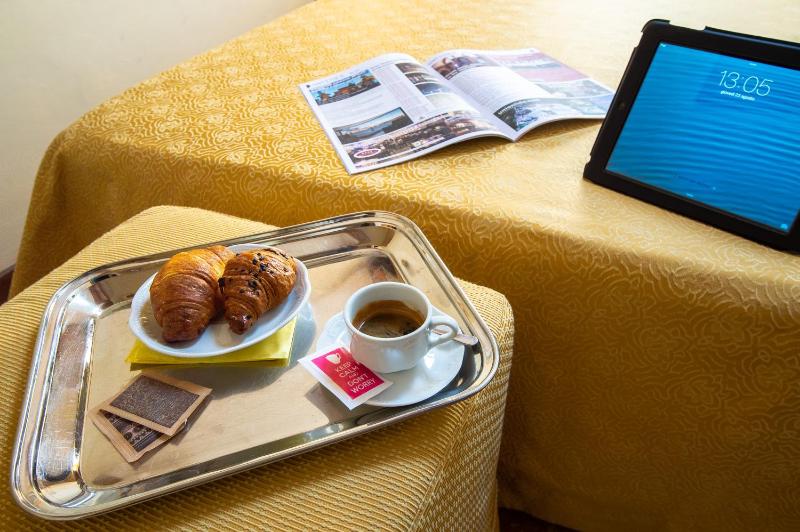 Economy Double Room image 4