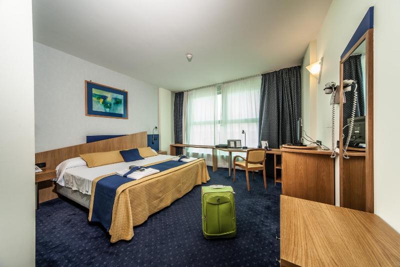 Superior Single Room image 3