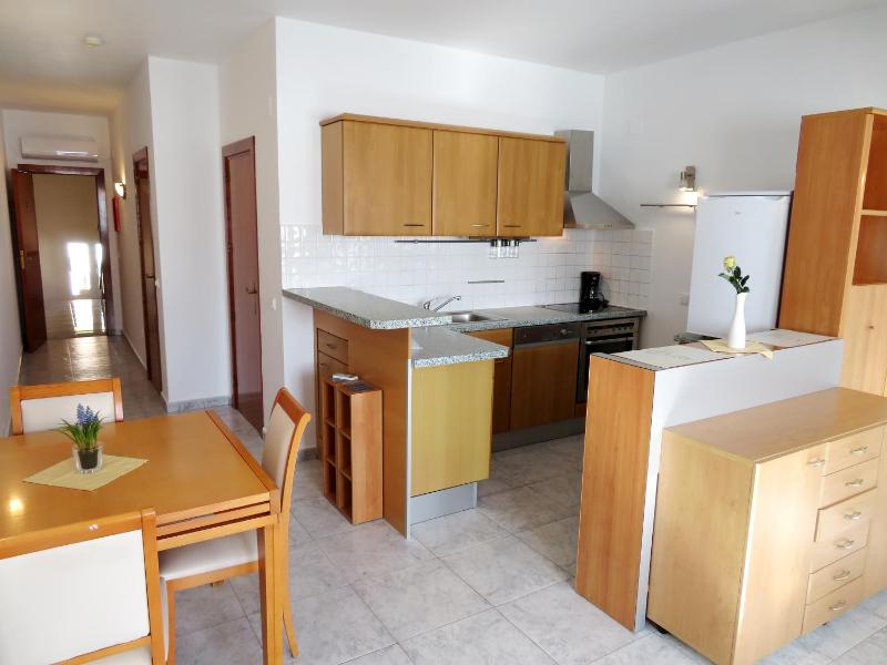 One-Bedroom Apartment image 3