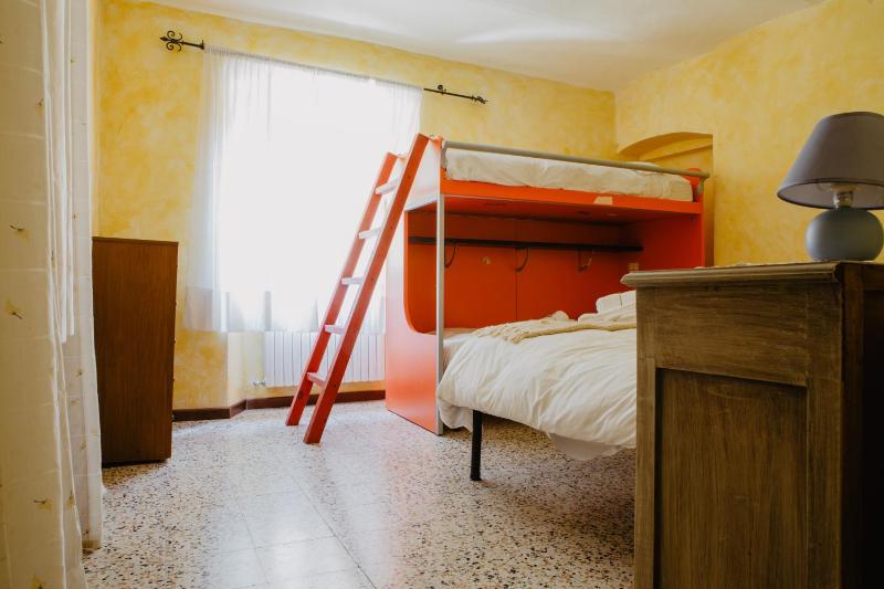 Quadruple Room with Private Bathroom image 4