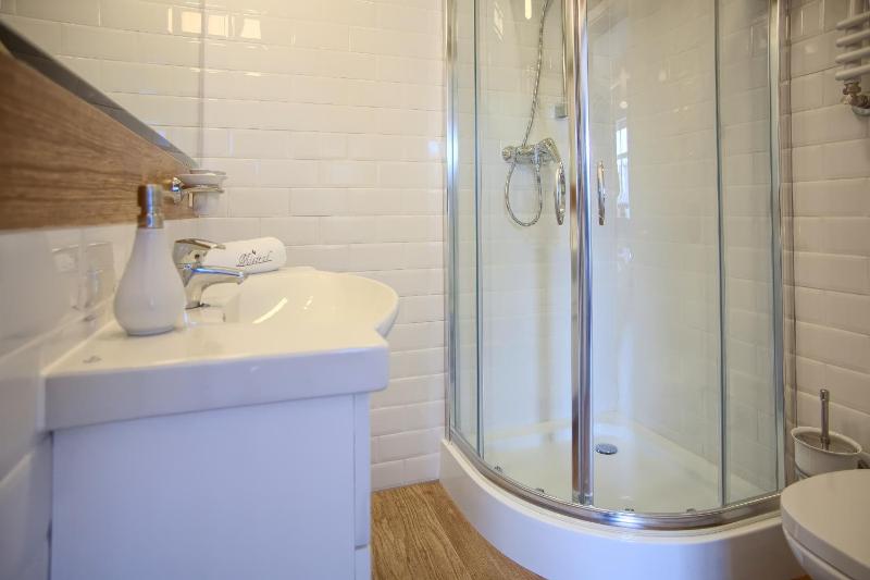 Double or Twin Room image 4