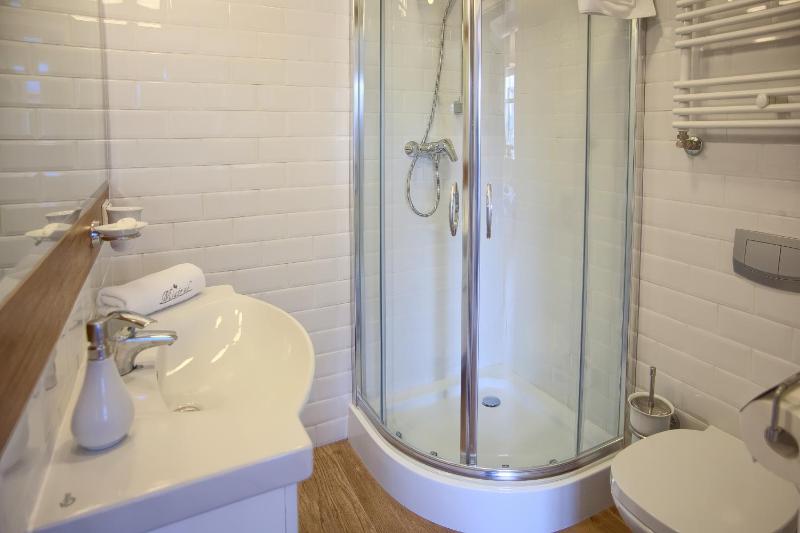Double or Twin Room image 3