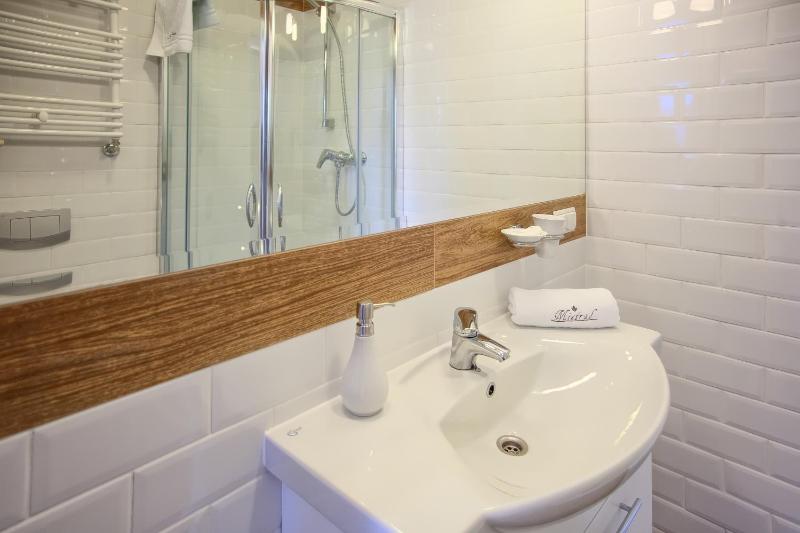 Double or Twin Room image 2