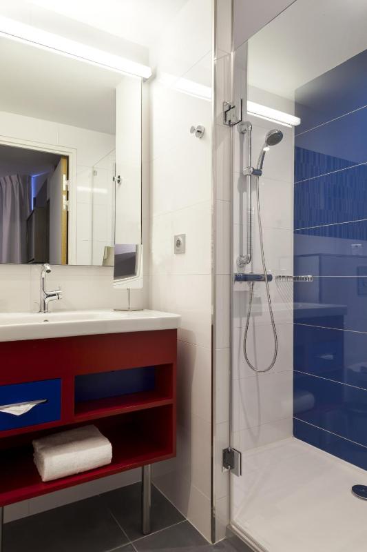 Standard Double Room image 2