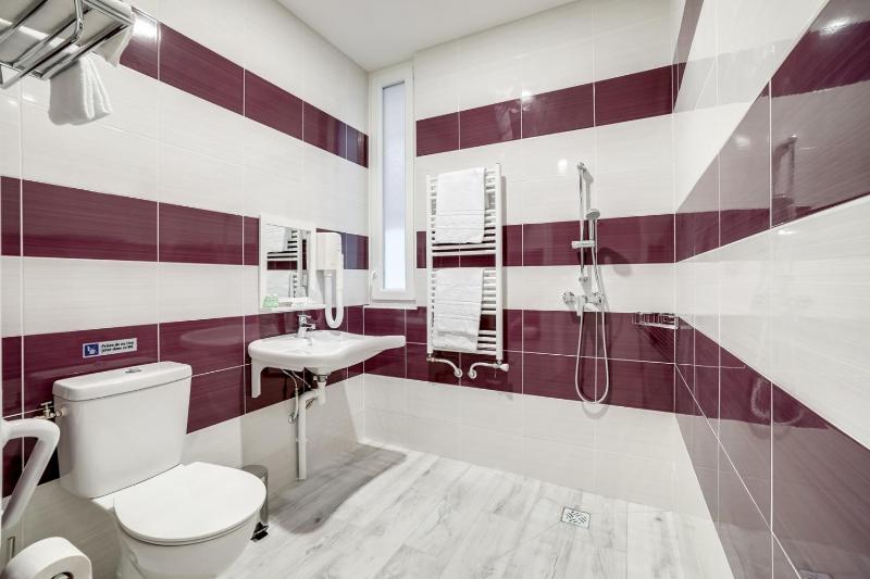 Double Room - Disability Access image 3
