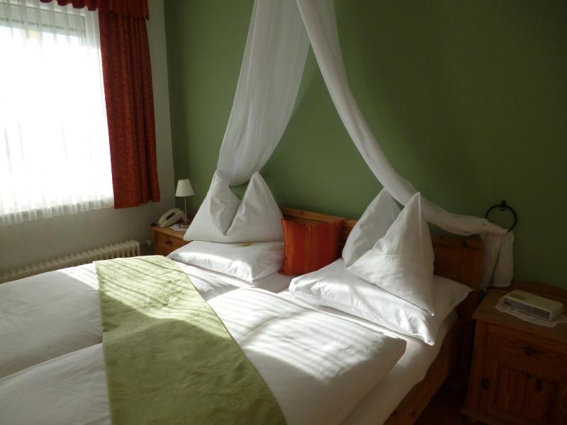 Double Room with Balcony image 4