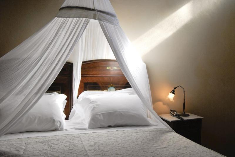 Double Room image 4