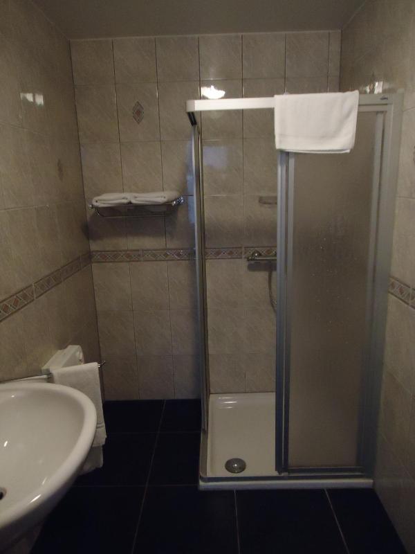 Standard Double or Twin Room image 3