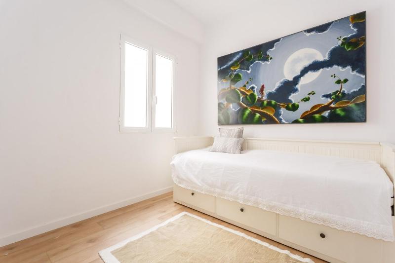 Apartment with Sea View image 3