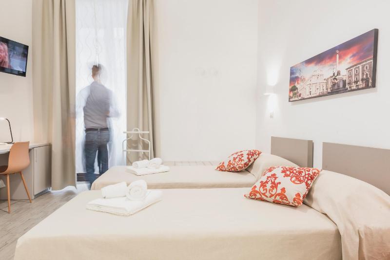 Fladi House Catania - image 41