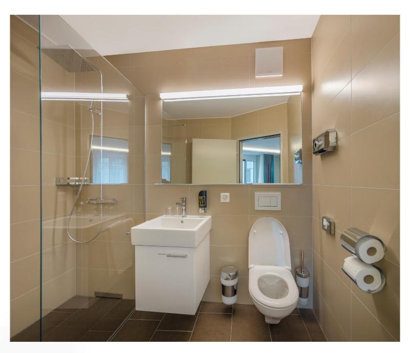 Family Room image 2