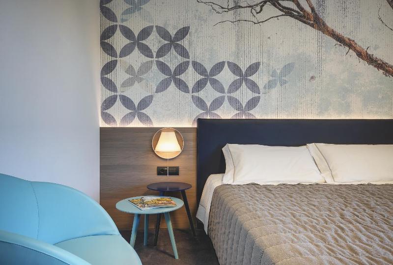 Comfort Double Room with Balcony image 3