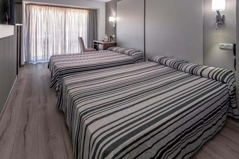 Triple Room image 2