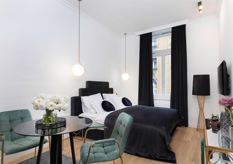 Studio Apartment image 3