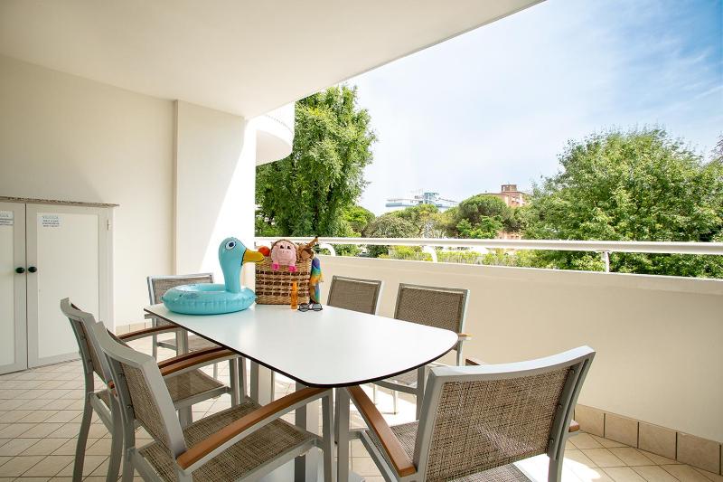 Superior Two-Bedroom Apartment (7 Adults)  image 3