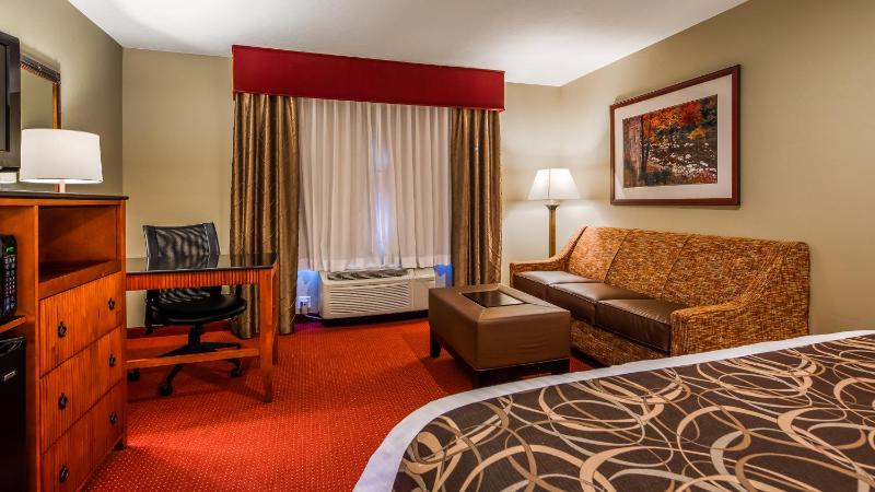 King Room with Sofa Bed - Non-Smoking image 3