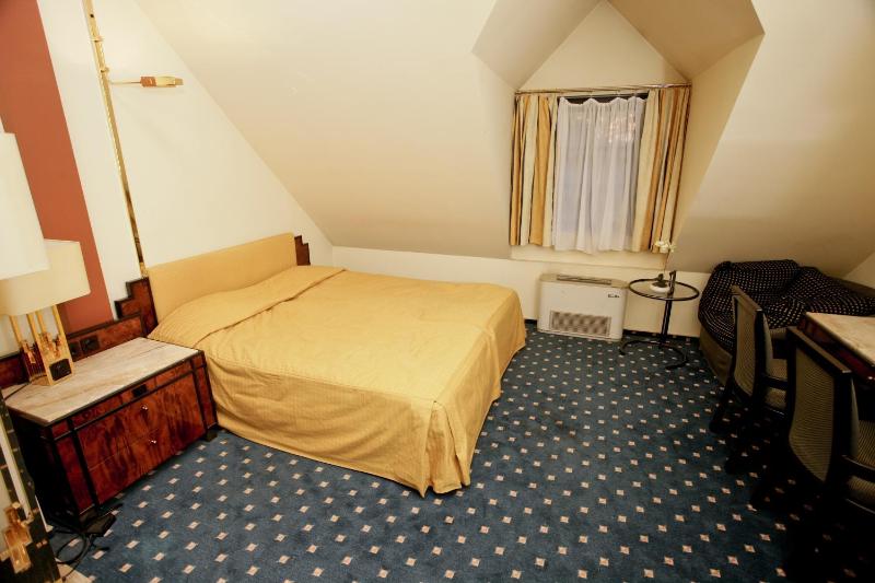 Triple Room image 2