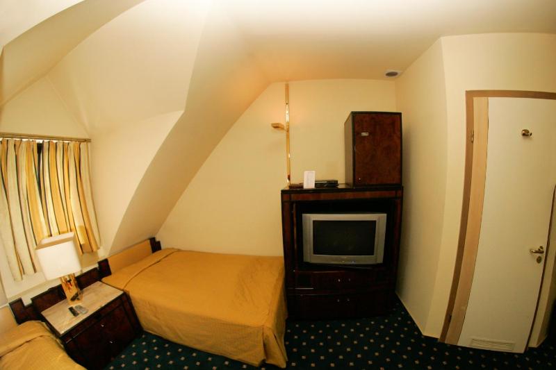 Quadruple Room image 3