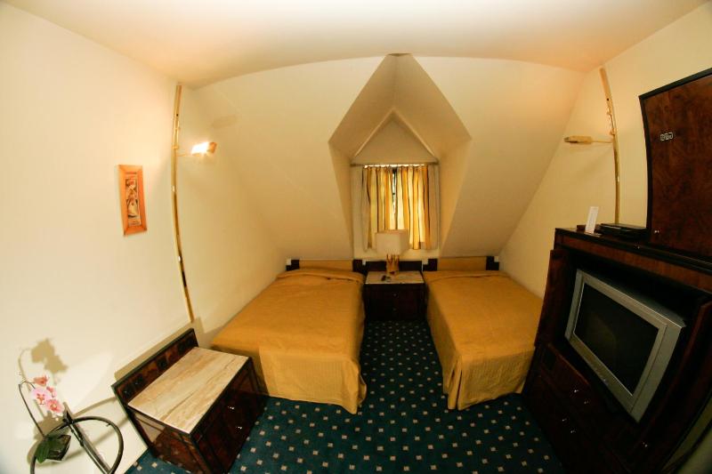 Double Room image 4
