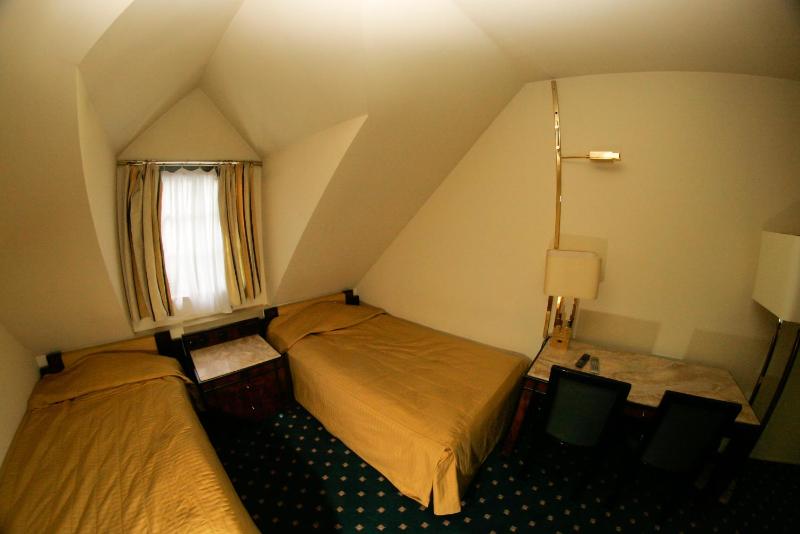 Quadruple Room image 2