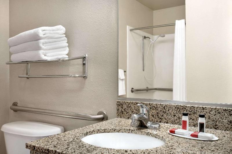 King Room - Mobility Access/Non-Smoking image 2