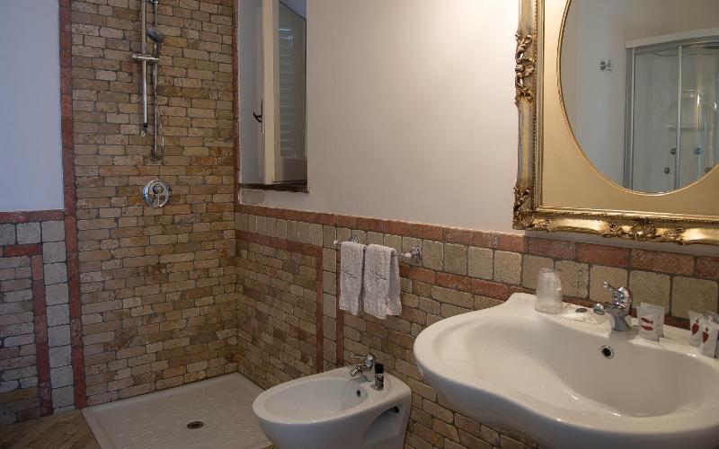Junior Suite with Garden View image 4