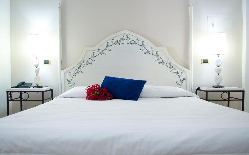 Junior Suite with Garden View image 3