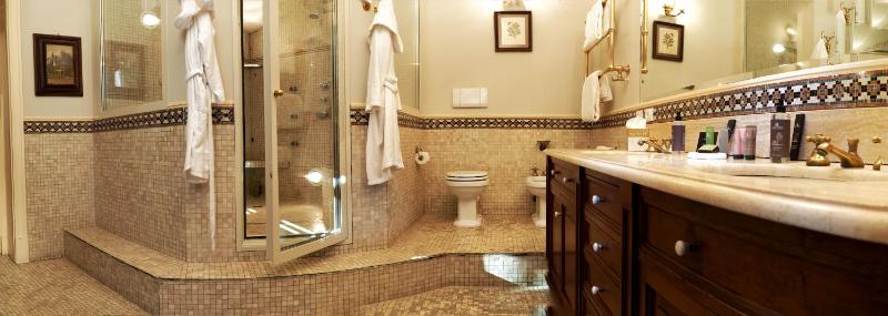 Superior Double Room image 3