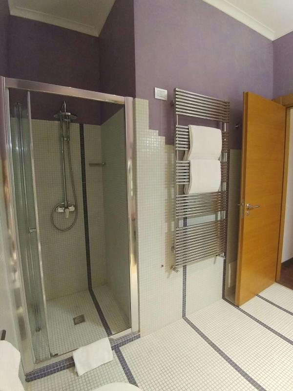 Standard Double or Twin Room image 1