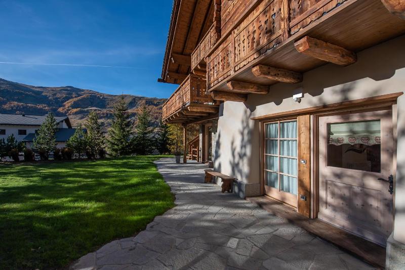 Chalet Snowflake - image 20
