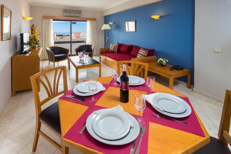 One-Bedroom Apartment with Pool View image 4