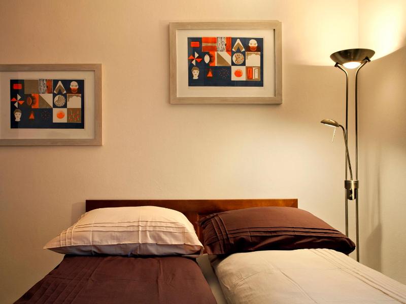 Double Room image 3
