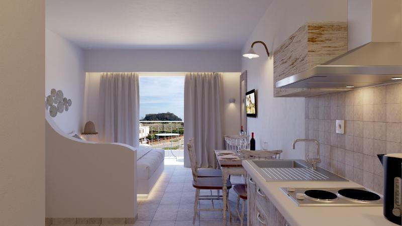 Superior Lux New Renovated Room With Panoramic View and free Airport  shuttle image 1