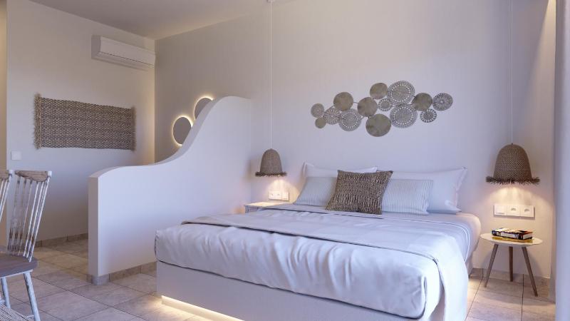 Superior Lux New Renovated Room With Panoramic View and free Airport  shuttle image 3