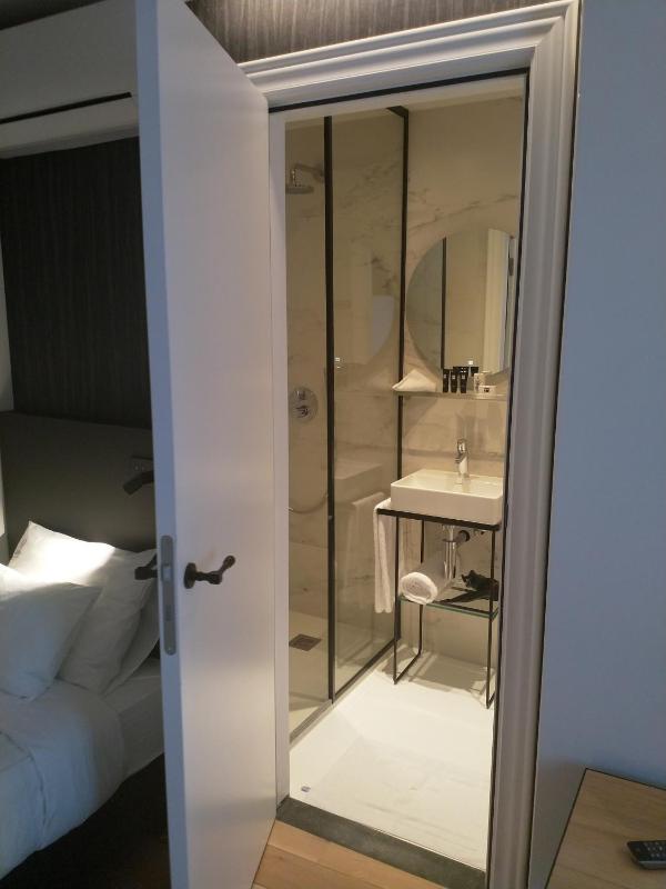 Economy Single Room image 2