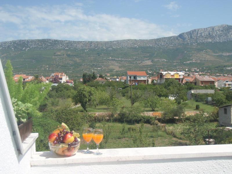 Double Room with Balcony and Mountain View image 3