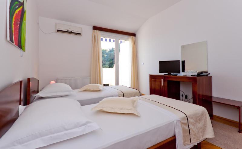 Double or Twin Room with Balcony image 2