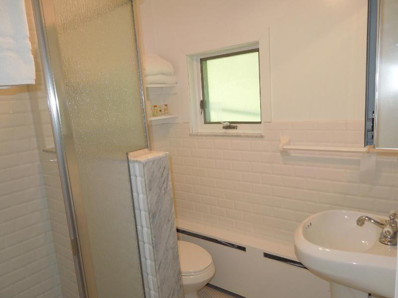 Double Room with Two Double Beds image 2