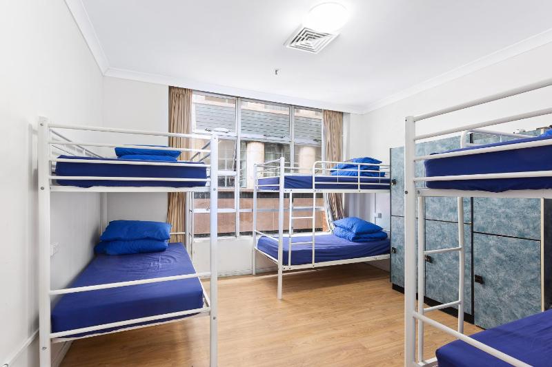 Bed in 6-Bed Mixed Dormitory Room with Shared Bathroom image 3