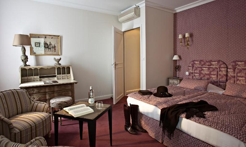 Superior Twin Room image 1