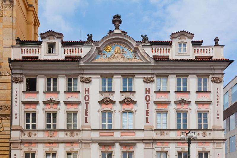 One-Bedroom Apartment image 2