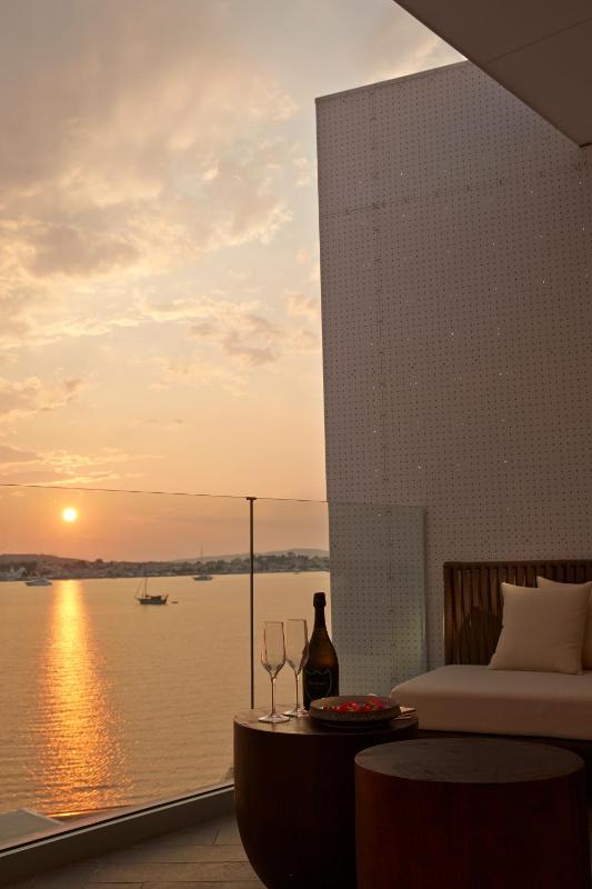 Signature Suite with Sea View image 3