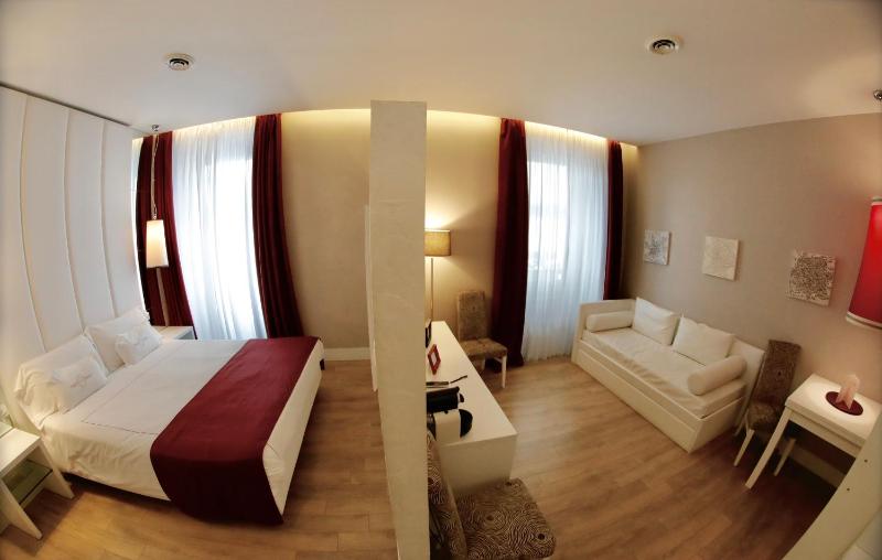 Junior Suite image 2