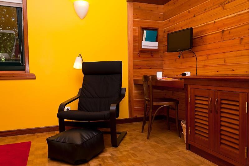 Deluxe Double or Twin Room image 2