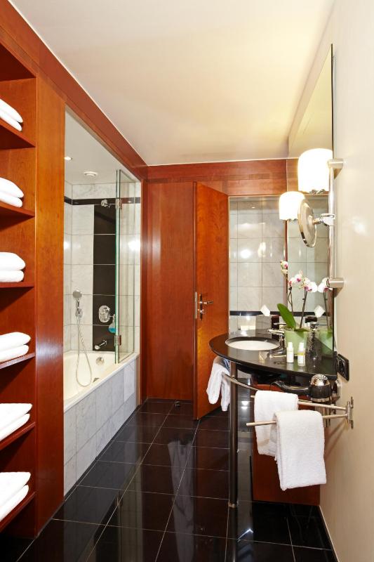 Junior Suite image 2