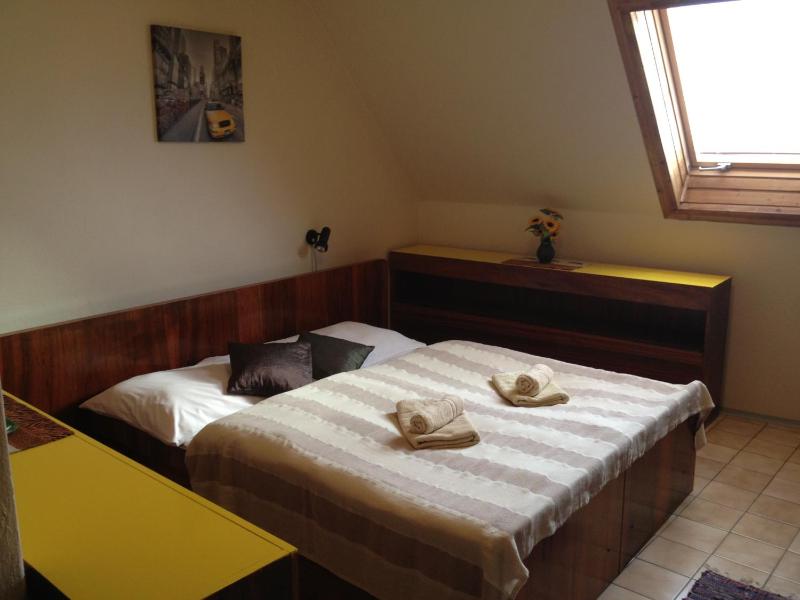 Double Room image 3