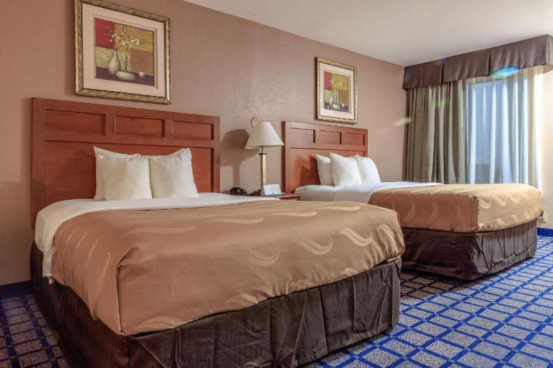 Queen Room with Two Queen Beds - Non-Smoking image 1
